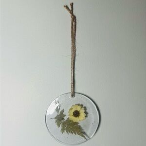 Hand Crafted Resin Floral Wall Hanging
